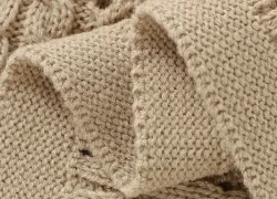 90 x 70cm Unisex Crochet Baby Comforter and Swaddle Blanket 4